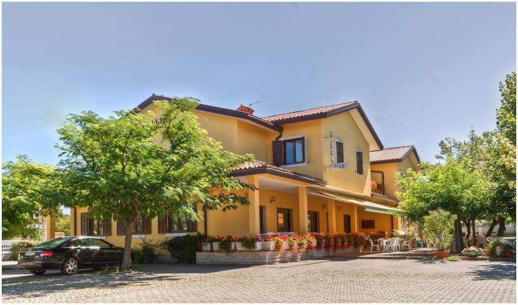Hotel Pesek San Dorligo della Valle Kültér fotó